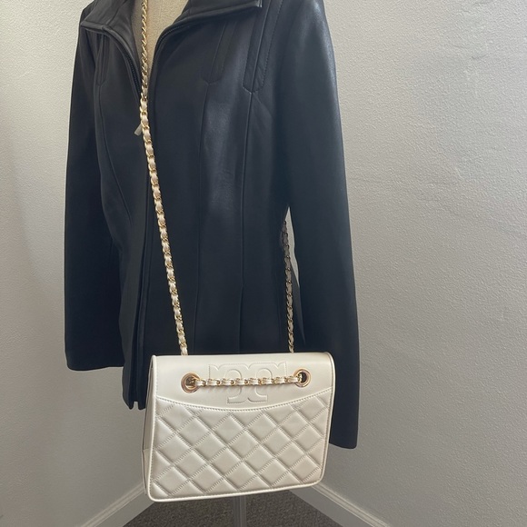 ‼️SOLD‼️Tory Burch savanna leather crossbody 💜💜 - Picture 2 of 9